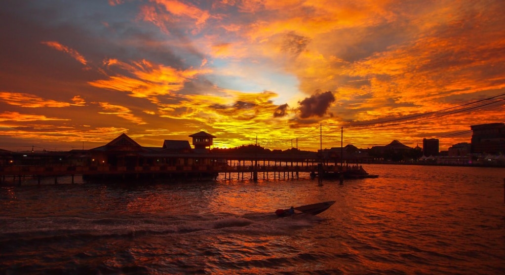 ghe tham vuong quoc dau mo brunei