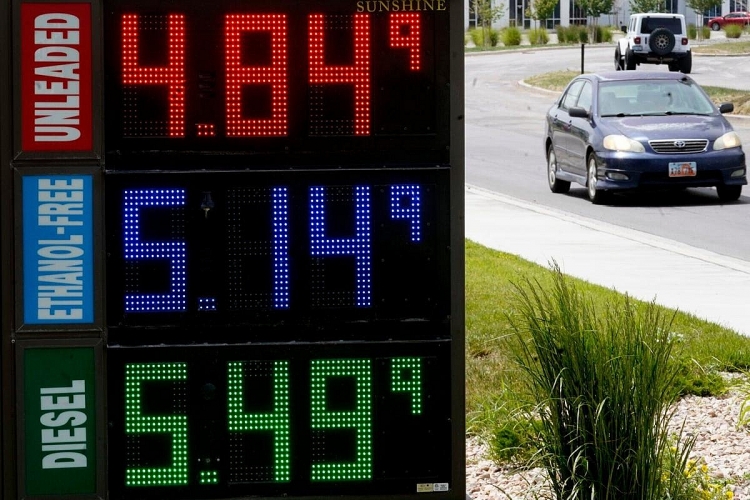 Giá xăng dầu trung bình tại Mỹ giảm đáng kể