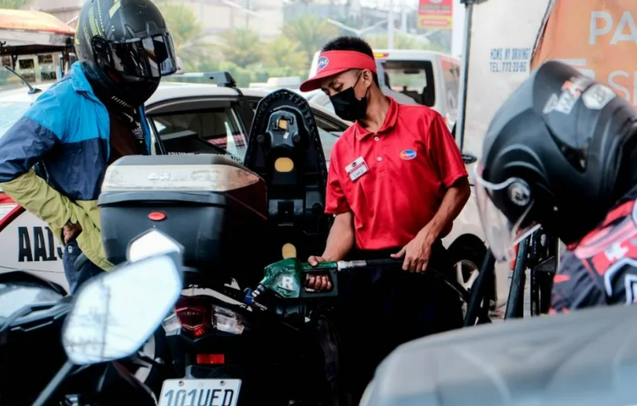 Philippines tiếp tục giảm giá xăng dầu