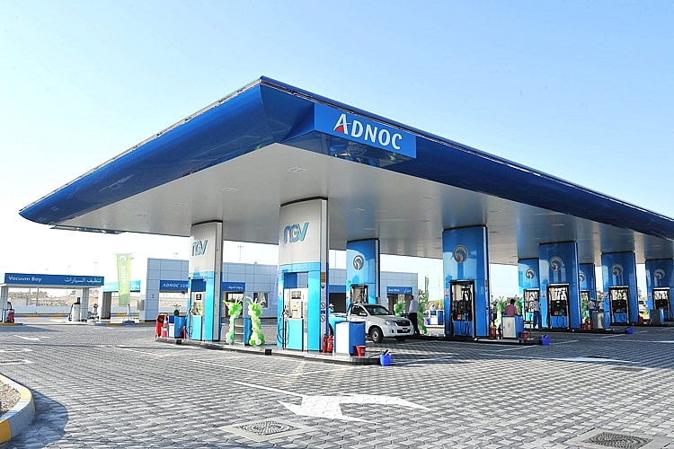 UAE giảm giá xăng dầu trong tháng 8