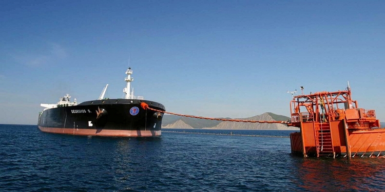 Nguồn cung dầu của Kazakhstan qua Nga đến châu Âu bị cắt giảm