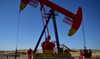 Giá dầu sụt giảm do thị trường lo ngại OPEC+ cắt giảm sản lượng