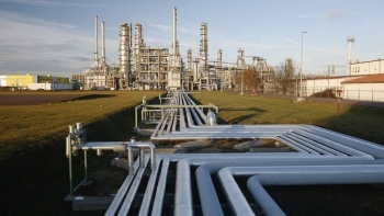 EU cho phép Nga thanh toán phí vận chuyển dầu