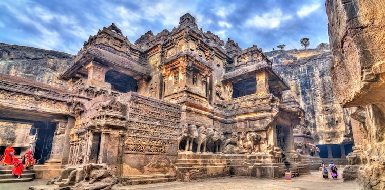 Truyền thuyết ngôi đền ở Ấn Độ được xây từ một khối đá khổng lồ