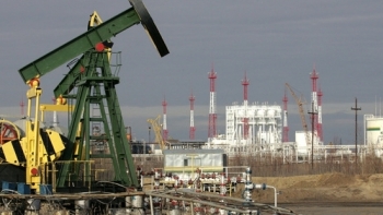 Mỹ lấy mức chi phí sản xuất 1 thùng dầu của Nga để đặt giá trần