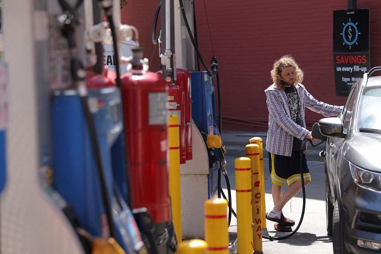 Giá xăng của Mỹ sẽ tiếp tục giảm