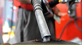 Nhu cầu nhiên liệu của Ấn Độ giảm xuống mức thấp nhất trong 10 tháng