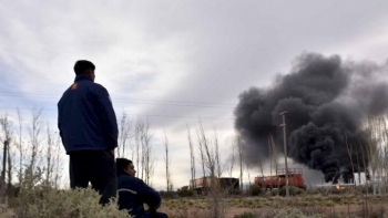 Cháy lớn tại nhà máy lọc dầu của Argentina