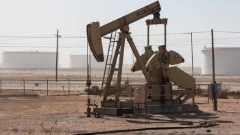 Giá dầu tiếp tục giảm trong bối cảnh nhu cầu ngày càng yếu đi