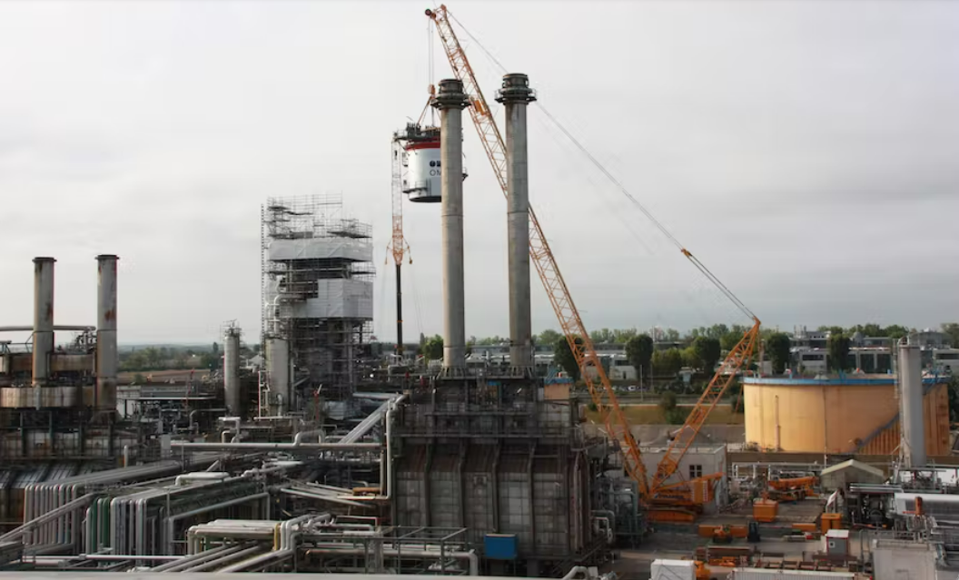 OMV khởi động lại nhà máy lọc dầu Schwechat
