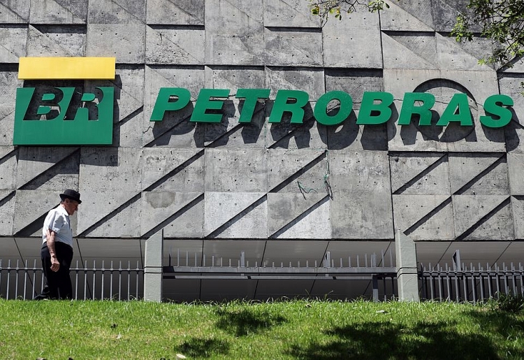 Petrobras sẽ duy trì giá xăng dầu cho đến khi có kết quả bầu cử Tổng thống