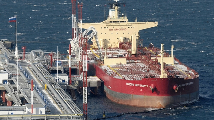 Xuất khẩu và doanh thu từ dầu của Nga trong tháng 9 sụt giảm mạnh