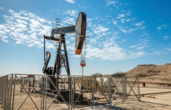 Giá dầu của Azerbaijan quay đầu tăng gần 2 USD