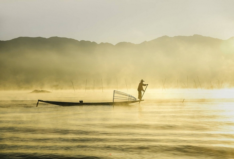 Cuộc sống yên bình của người dân trên hồ Inle, Myanmar