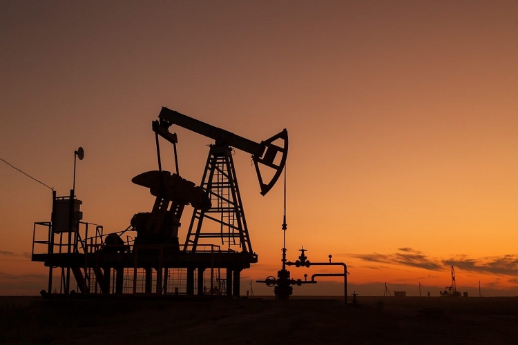 Cenovus bán tài sản dầu mỏ ở Marten Hills cho Headwater Exploration