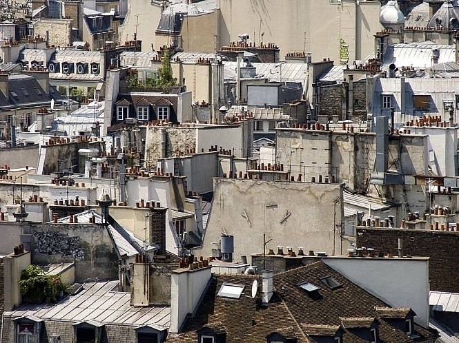Câu chuyện về chiếc ống khói trên những mái nhà ở Paris