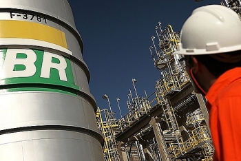 Petrobras cắt giảm mạnh chi tiêu trong tình trạng ngập nợ