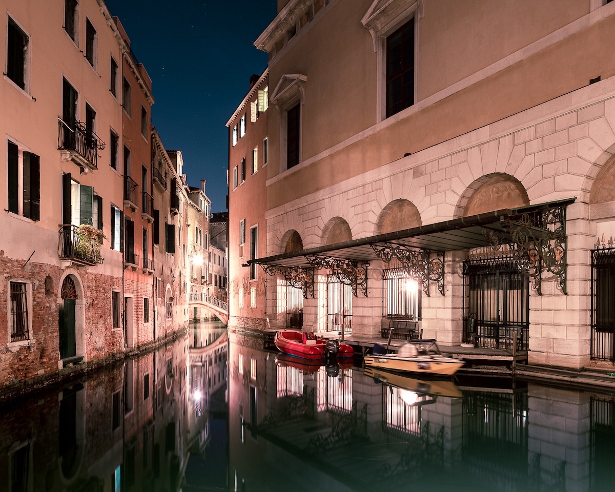Venice “rũ bỏ” định nghĩa thành phố du lịch nhộn nhịp để tĩnh mịch về đêm