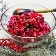 Vinegret - Salad củ cải đường truyền thống của Nga, món ăn phổ biến trong tháng mùa đông