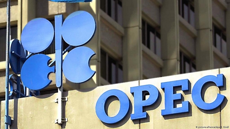 OPEC+ nhất trí tăng thêm sản lượng từ tháng 1 năm sau