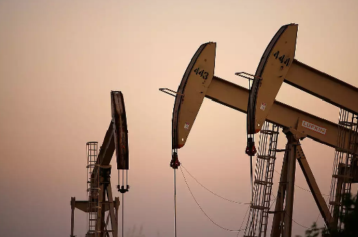 Dự trữ dầu thô của Mỹ tăng đột biến trong bối cảnh nhập khẩu ròng tăng kỷ lục