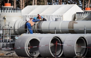Điện Kremlin coi các lệnh trừng phạt của Mỹ đối với Nord Stream 2 là biểu hiện của chiến tranh hỗn hợp