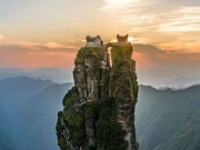 Ngôi chùa nhỏ trên đỉnh núi Fanjing linh thiêng của Trung Quốc