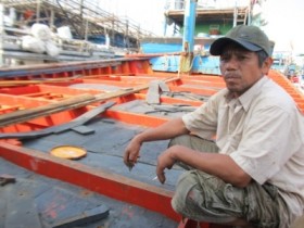 Tàu Trung Quốc chặn hơn 20 tàu cá Việt Nam vào Hoàng Sa trú bão