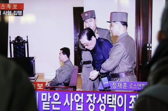 Xung quanh thông tin “tru di cửu tộc” chú dượng Kim Jong-un
