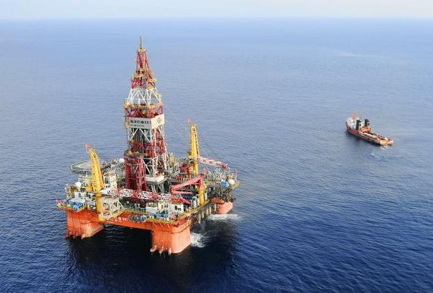 Giá dầu giảm: Tin vui cho Biển Đông?