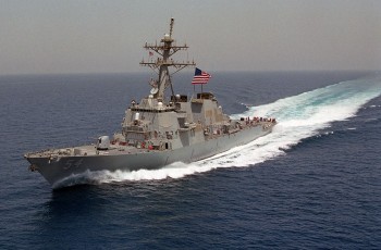 Lý lẽ không xong, Mỹ dùng tàu chiến răn đe Trung Quốc