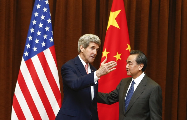 Vì Biển Đông, Mỹ - Trung "đe" nhau ngay tại Bắc Kinh