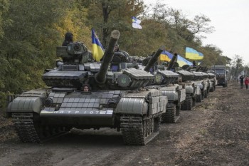 Ukraina chuẩn bị động binh ở Donbass?