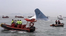 Hàn Quốc: Chìm phà, hơn 300 người mất tích