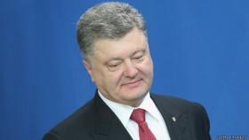 Ông Poroshenko: Ukraine đang “chiến tranh thực sự” với Nga