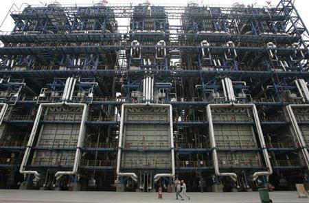 Trung Quốc đình chỉ một loạt dự án lọc dầu của CNPC và Sinopec
