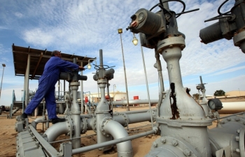 Thị trường dầu mỏ sẽ khó tái cân bằng bền vững