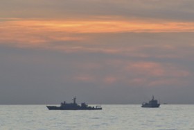 ASEAN và Trung Quốc phải tìm cách giải quyết vấn đề Biển Đông một cách hòa bình