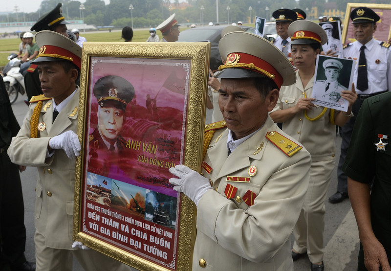 Hình ảnh người Việt tiếc thương Đại tướng trên báo nước ngoài