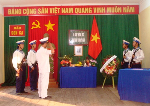 Quân dân Trường Sa nghẹn ngào tiễn biệt Đại tướng Võ Nguyên Giáp
