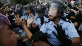 Biểu tình tại HongKong: Sẽ có đàn áp tối nay?