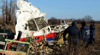 Nổ tung 1 chiếc Boeing để điều tra nguyên nhân vụ tai nạn máy bay MH17