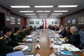 Tăng cường hợp tác quân sự giữa Việt Nam và Canada