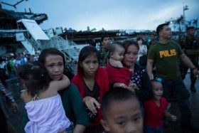 Tranh chấp biển đảo ảnh hưởng tới viện trợ cho Philippines?