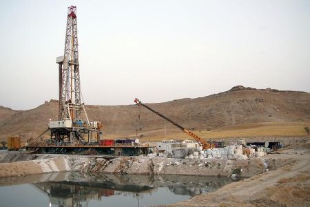 Iran lắp đặt thêm 2 giàn khoan tại mỏ Azar
