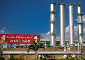 Venezuela bán cổ phần nhà máy lọc dầu Cienfuegos cho Cuba