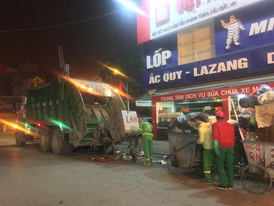 ha noi ve sinh moi truong nhung ngay can tet di cung nhung buoc chan khong moi