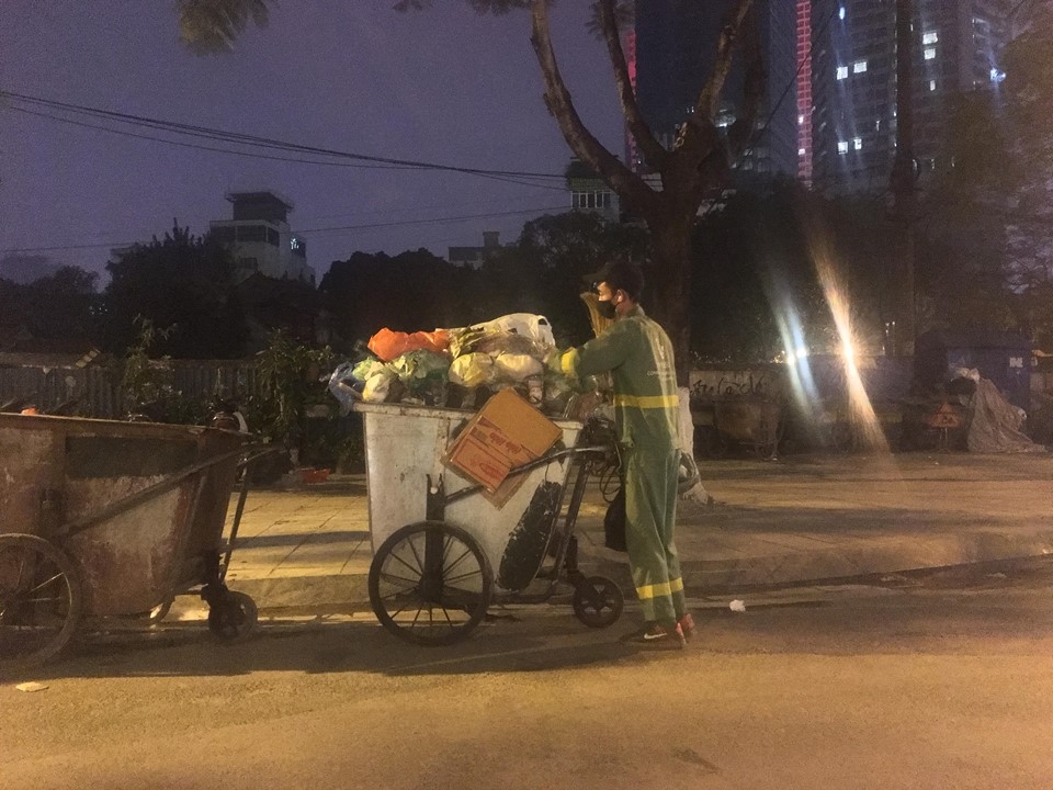 ha noi ve sinh moi truong nhung ngay can tet di cung nhung buoc chan khong moi