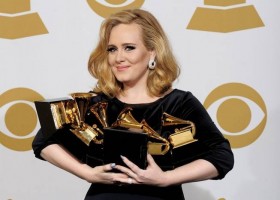 Adele giành danh hiệu “Nhân vật giải trí năm 2012”
