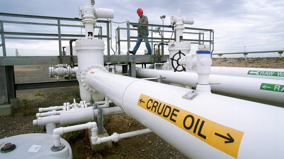 Giá dầu biến động trước cuộc họp của Cơ quan Năng lượng quốc tế (IEA) về việc giải phóng dầu dự trữ